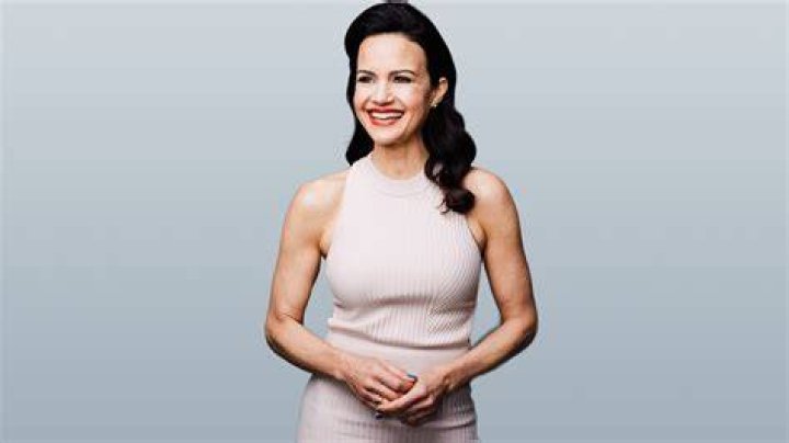 CELEBRITY TRENDS American Actress Carla Gugino Wallpapers Gallery