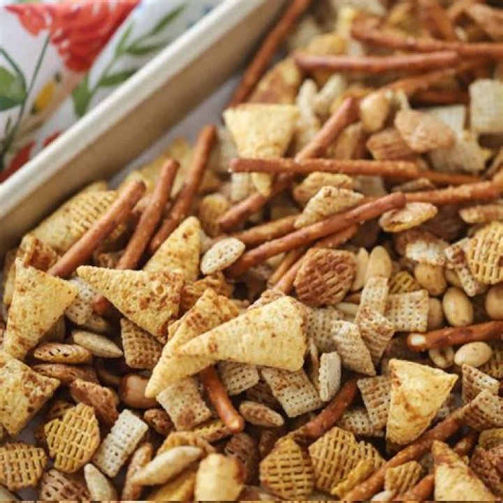 Chex Party Mix Warm Vanilla Sugar Chex party mix, Bagel chips