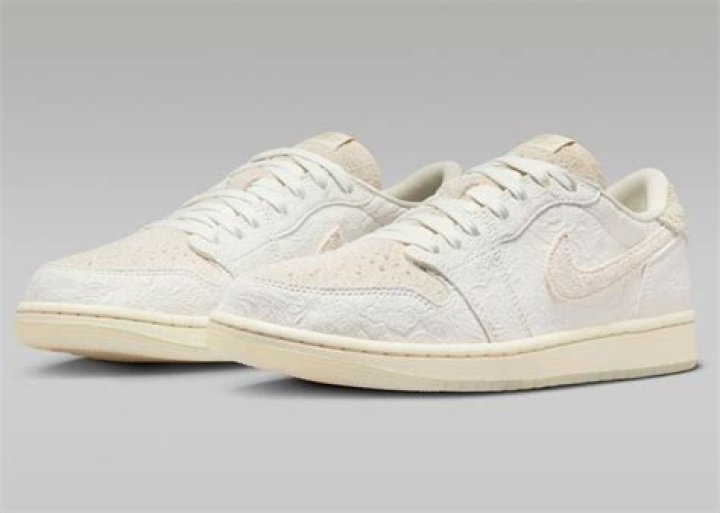 Chris Paul Air Jordan 1 Low OG WinstonSalem PE SBD