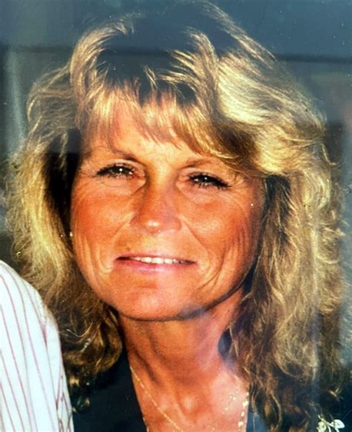 Cindy Armstrong (Mair) Obituary Vancouver Sun and Province
