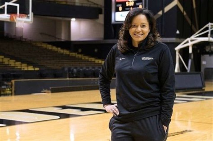 Coach Carolyn Peck FACES of Nashville