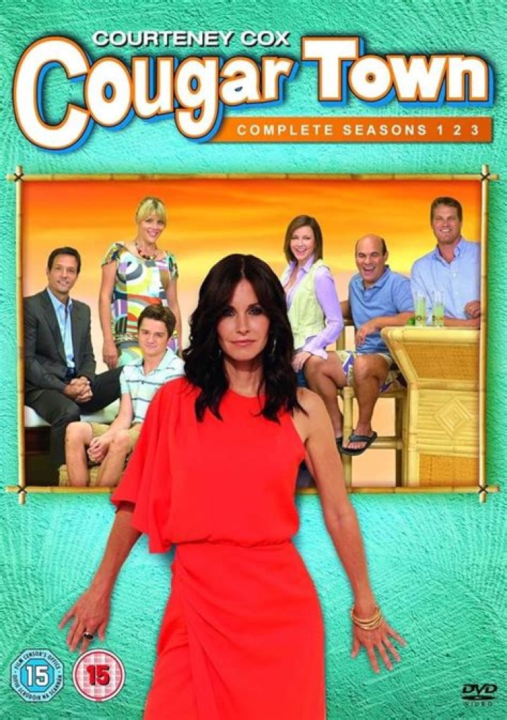 Courteney Cox and Cougar Town costar Josh Hopkins 'enjoy romantic