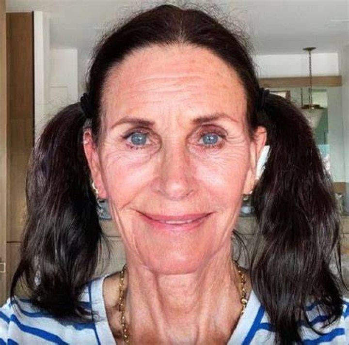 Courteney Cox says she was hurt being the only &lsquo;Friends&rsquo; star not