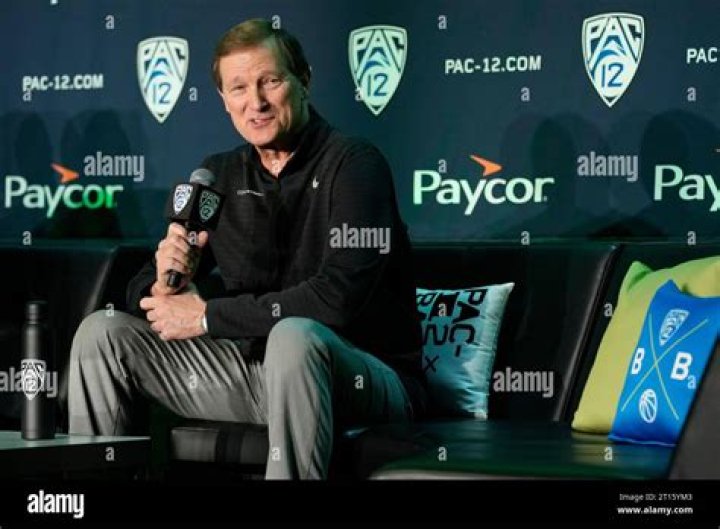 Dana Altman Named Pac12 Coach Of The Year; E.J. Singler Earns First