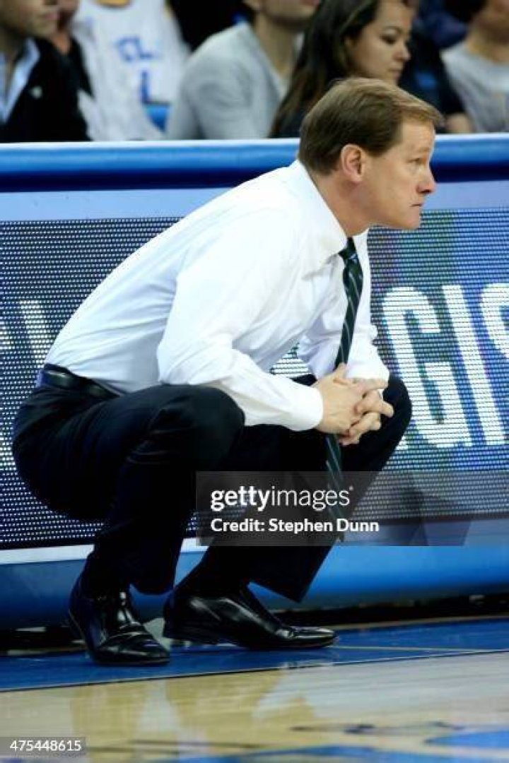 Dana Altman working without formal contract months into job as Oregon