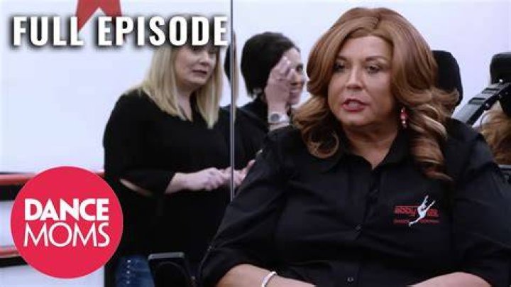 Dance Moms Yolanda Gets a FINGER to the Face! (S7 Flashback