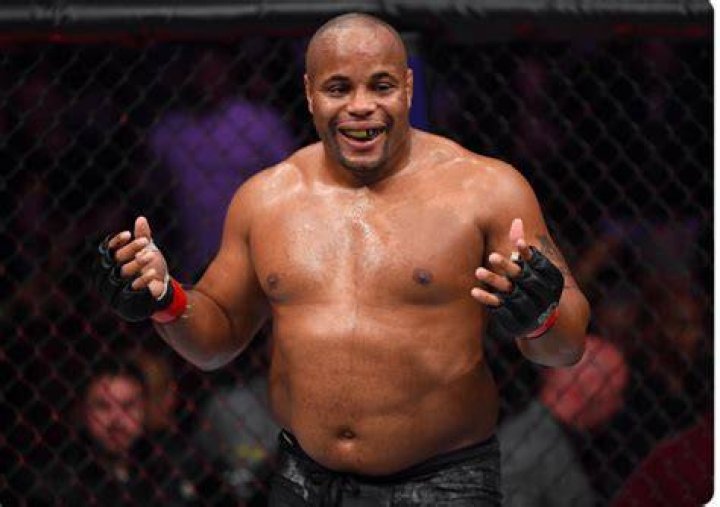 Daniel Cormier Bio, Net Worth, Cormier, MMA Fighter, UFC, Fight