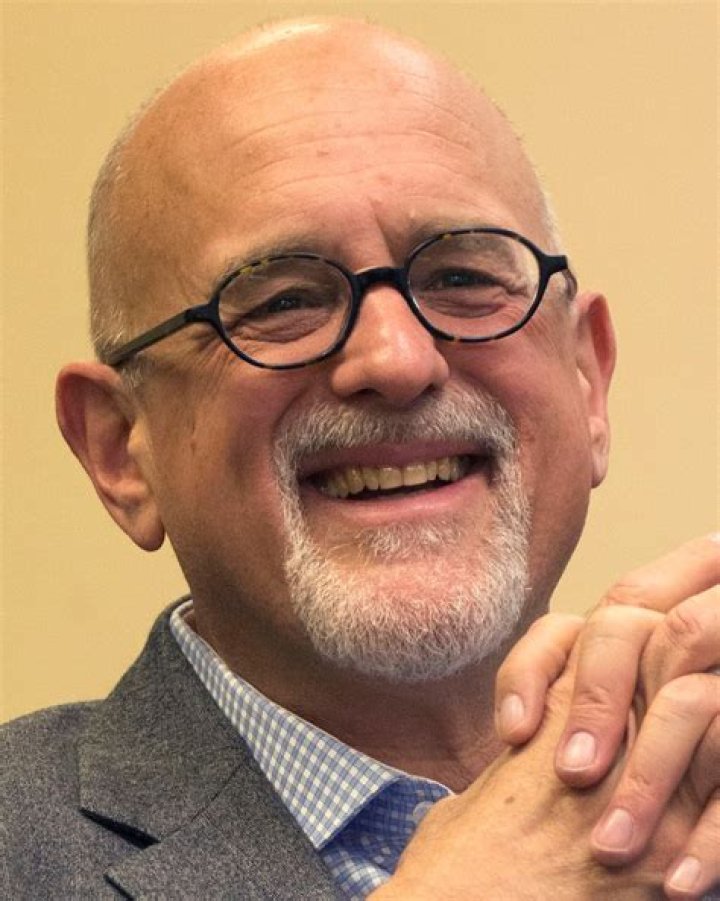 Daniel Gilbert Speaking Engagements, Schedule, & Fee WSB