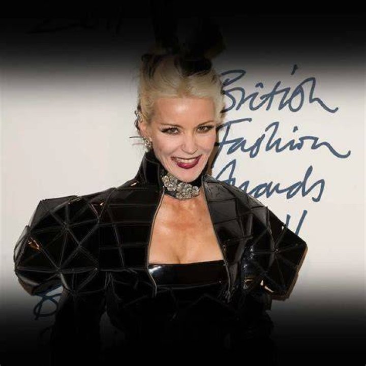 Daphne Guinness Net Worth [2024 Update] Fashion & Lifestyle