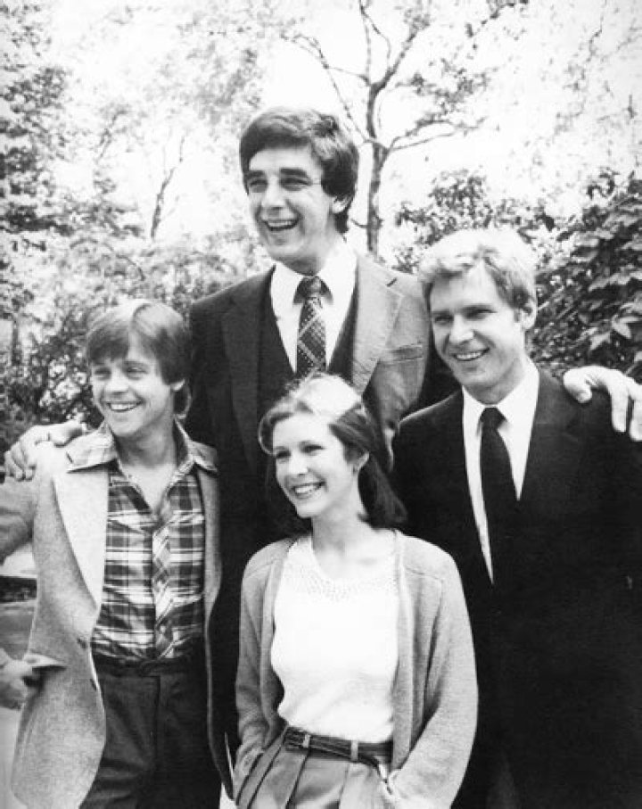 Daughter Actress and author Carrie Fisher dies at age 60 The