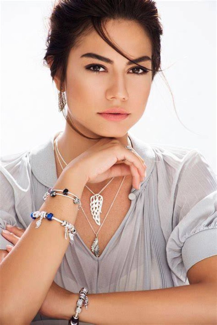 Demet Ozdemir Beauty Turkish beauty, Turkish women beautiful, Celebrities
