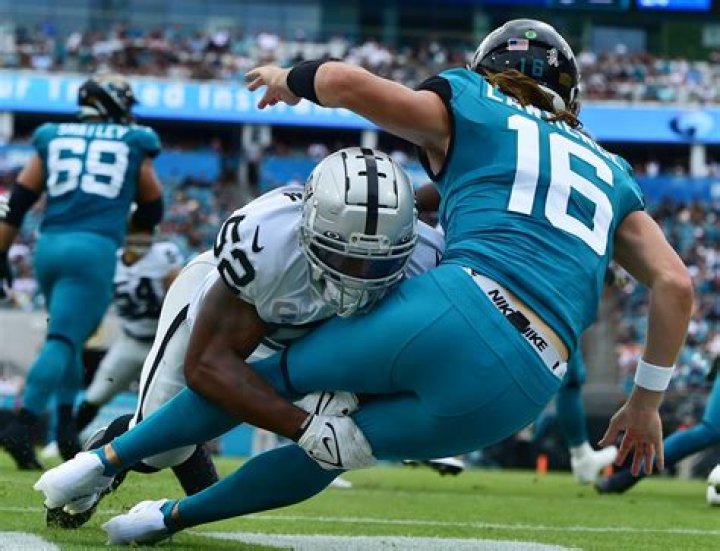 Denzel Perryman Signs Contract With Houston Texans