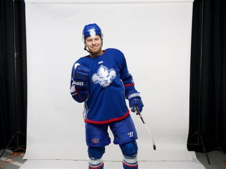 Dilan Savenkov, ce grand voyageur du hockey