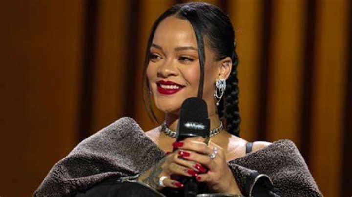 Discussion If Rihanna had a twin Classic ATRL