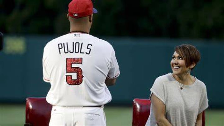 Does Deidre Pujols live in St Louis? Does Albert Pujols speak English