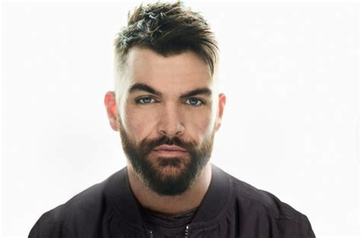 Dylan Scott Talks New Song &lsquo;Nothing To Do Town&rsquo; & Fatherhood Billboard