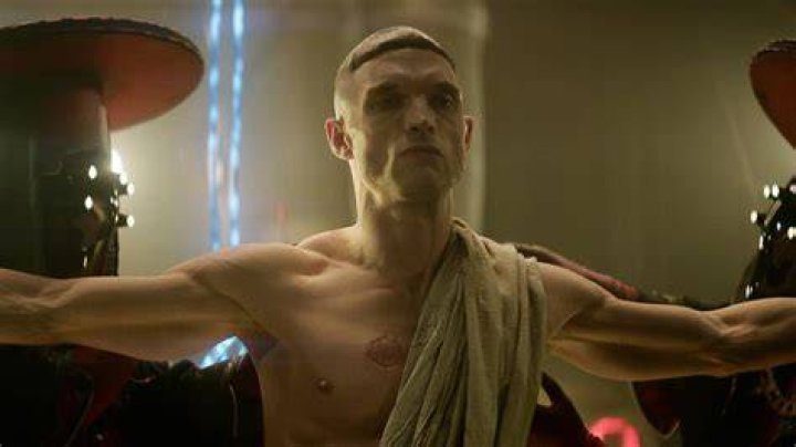 Ed Skrein ubicaciondepersonas.cdmx.gob.mx