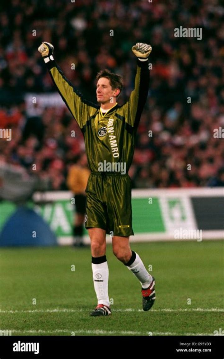 Edwin van der Sar the master of Cruyffian methods in goal