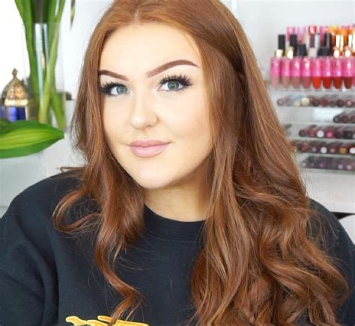 Eleanor Neale Bio, Age, Height, Boyfriend, Net Worth