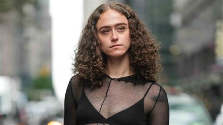 Ella Emhoff Wiki, Años, Novio, Valor neto, Altura & Biografía Miembro