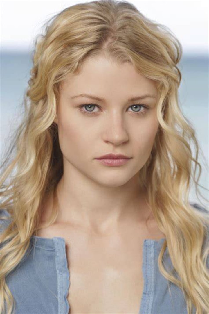 Emilie de Ravin Without Makeup No Makeup Pictures MakeupFree Celebs