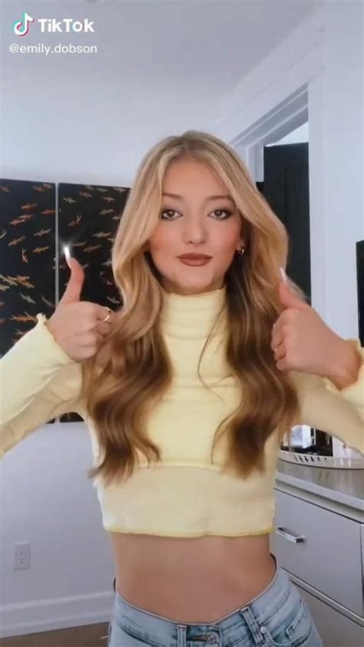 Emily Dobson [Video] Girly girl outfits, Girls fashion tween, Cute