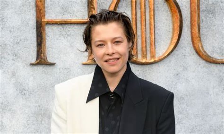 Emma D'Arcy Says They 'Stopped Pretending' at Golden Globes 2023