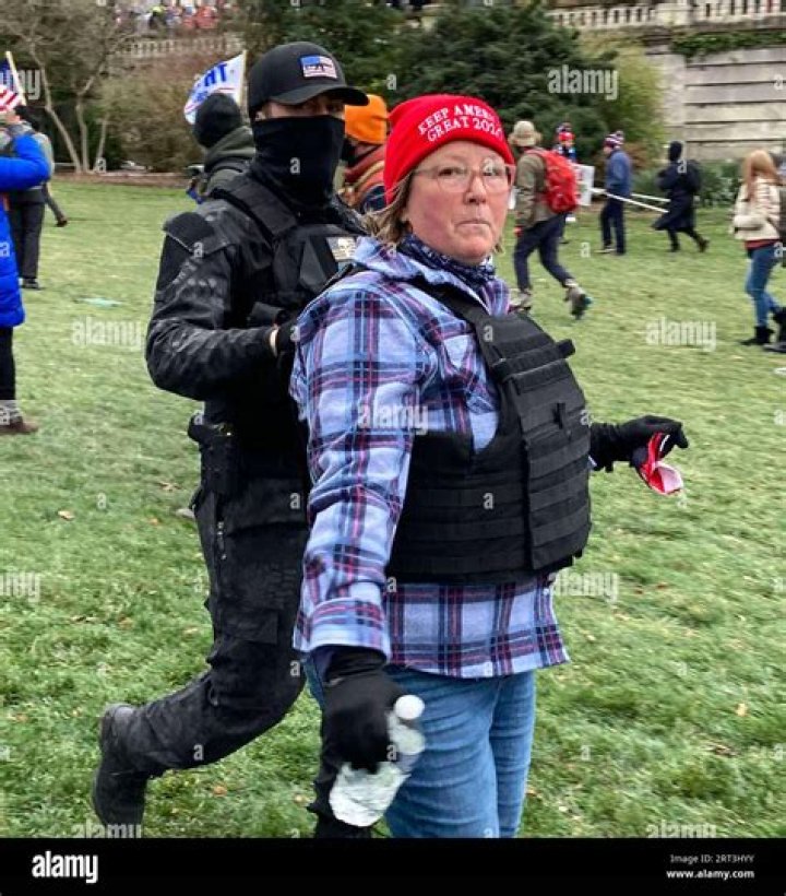 Eric Munchel, Capitol rioter who carried ziptie handcuffs in viral