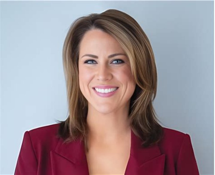 Erin Perrine Net Worth, Age, Biography, Boyfriend, Birthday And Her