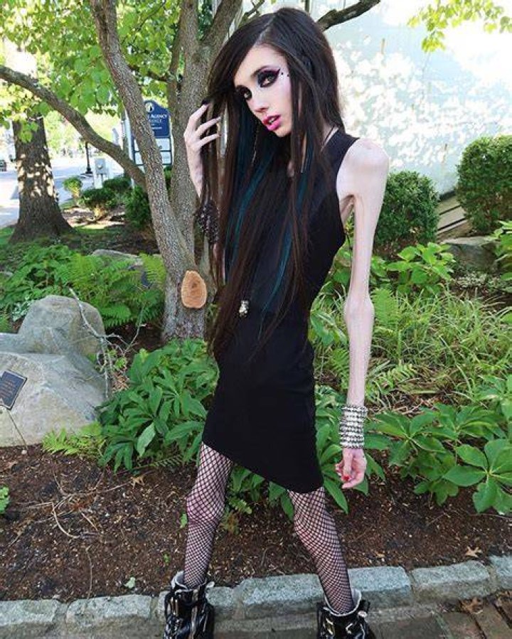 Eugenia Cooney's Bio Death, Weight, Died, Now, Brother, Family, Boyfriend