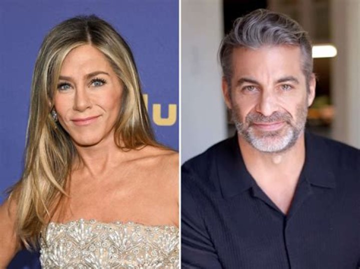Fans Think Jennifer Aniston Is Dating John Mayer Again Based Off A