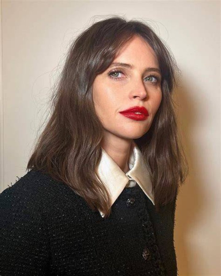 Felicity Jones Net Worth (2021), Height, Age, Bio and Facts