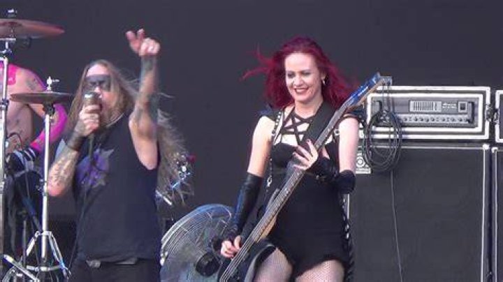 Founding Coal Chamber Bassist Rayna Foss Has Been Missing Since