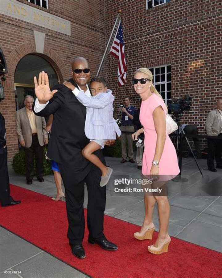 frank thomas wife