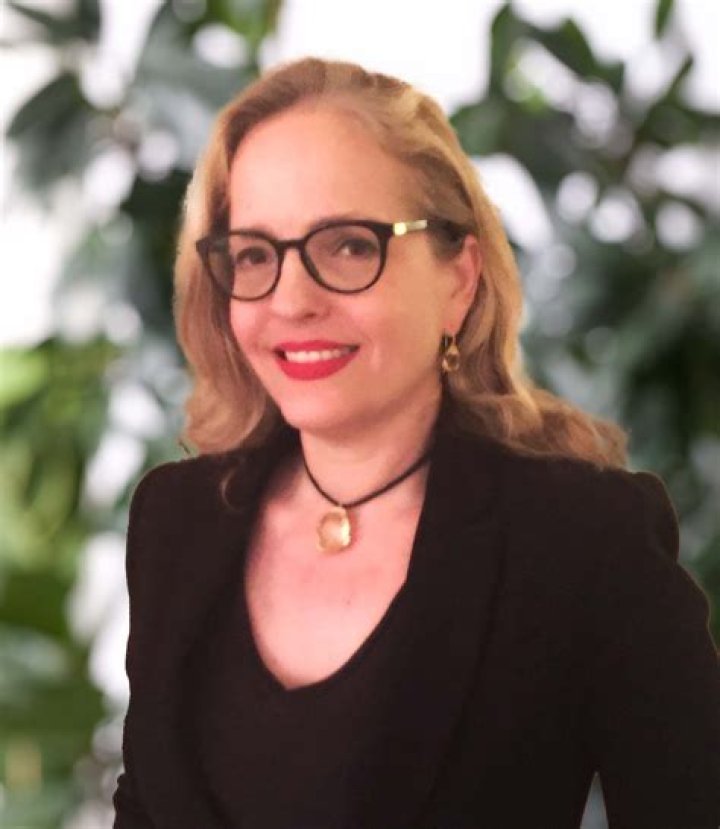 Gali NavehStern IMPROVED Corporate Finance