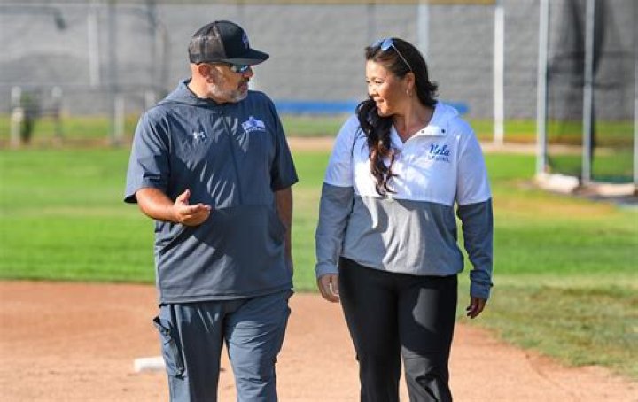 Gerardo and Kelly InouyePerez share love on and off the diamond &mdash; The