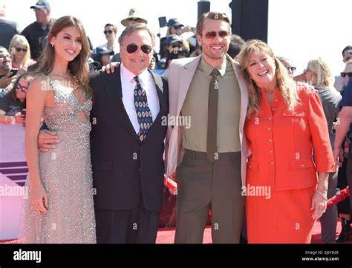 Glen Powell Sr Top Gun 1986 Jacob Hawkins Trending