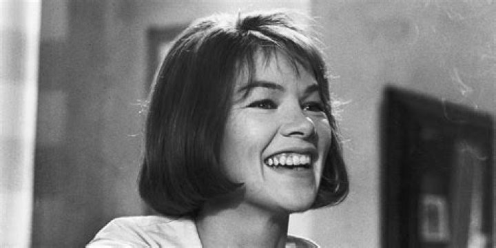 Glenda Jackson Biography, Movies, Plays, King Lear, Elizabeth, Awards