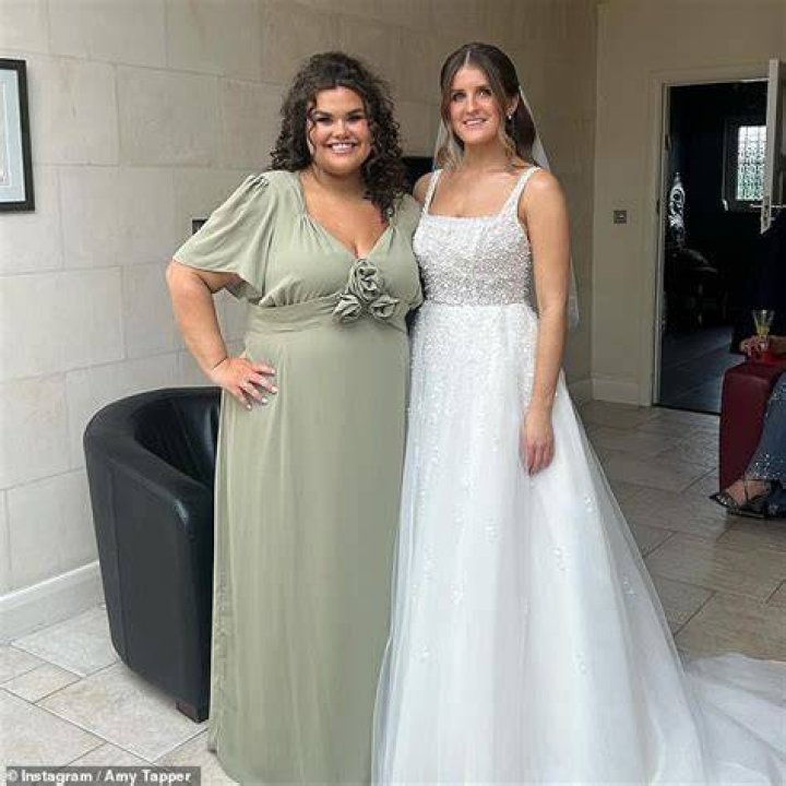 Gogglebox’s Amy Tapper unveils glam transformation after 3st weight