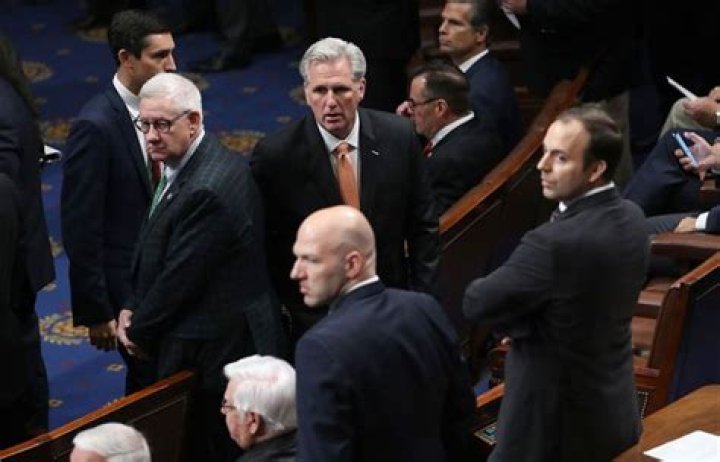 GOP eyes path to power by making peace with the far right