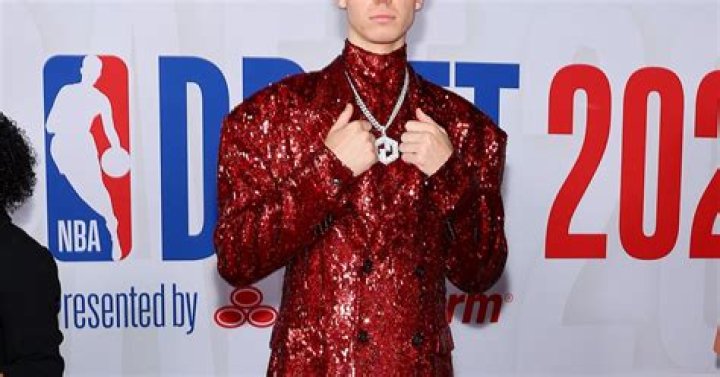 Gradey Dick gave main character energy when he wore a dazzling red
