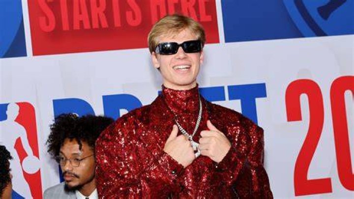 Gradey Dick kicks off NBA Draft with Dorothyinspired suit