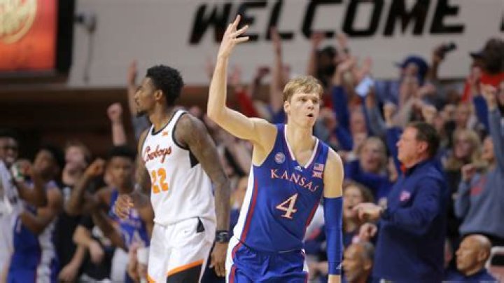 Gradey Dick leads No. 5 Kansas Jayhawks past Oklahoma State Cowboys