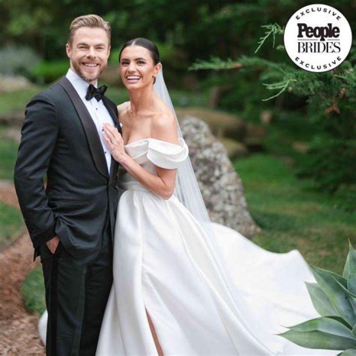 Hayley Erbert's Wedding Dance Post Causes Confusion Among Fans