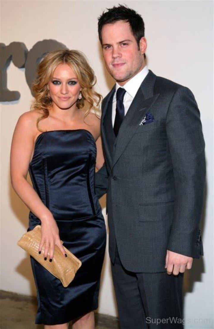 Hilary Duff, husband Mike Comrie split