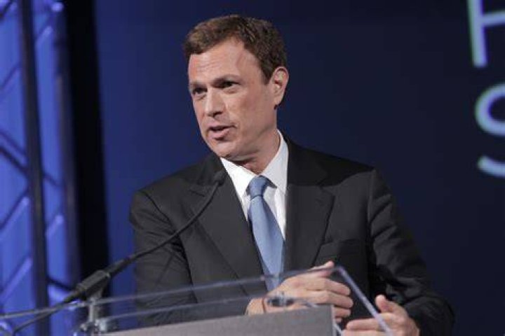 Historian Michael Beschloss takes to Twitter and offers multimedia