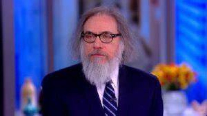 Hollywood Director Encourages Leftists to Arm Themselves Against &lsquo;Maga