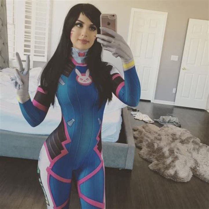 How can I meet SSSniperWolf?