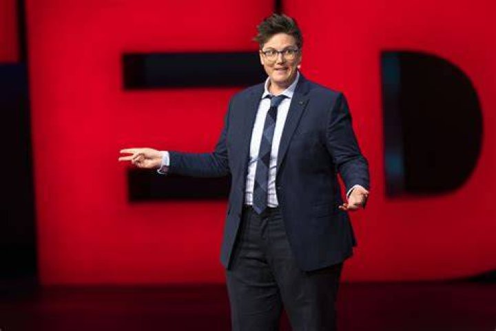 How Hannah Gadsby's Weight Loss Journey Inspires Comedic Success