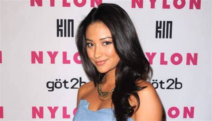 How Much Money Shay Mitchell Makes On YouTube Net Worth